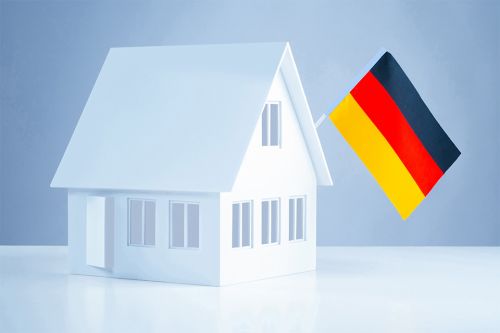 Foto: Abstraktes Häuschen mit Deutschland Flagge